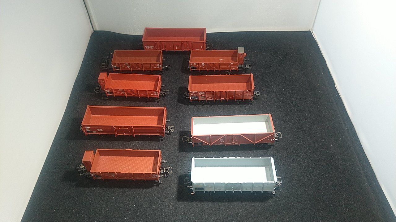 Märklin Modellini di ferrovie: Offene Güterwagen 9 Stück – Usato da Uster venduto da Regenwurm61