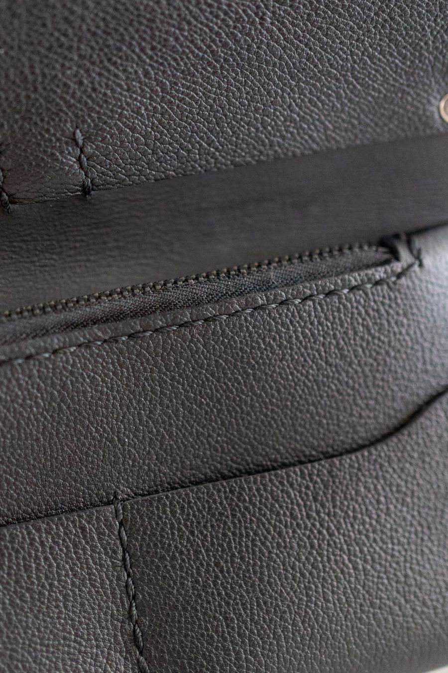 Portamonete: Schwarzer Handgefertigter Leder-Geldbeutel "Sleek Sophistica – Nuovo e nell'imballaggio originale da Matzendorf venduto da sas_skl6 4