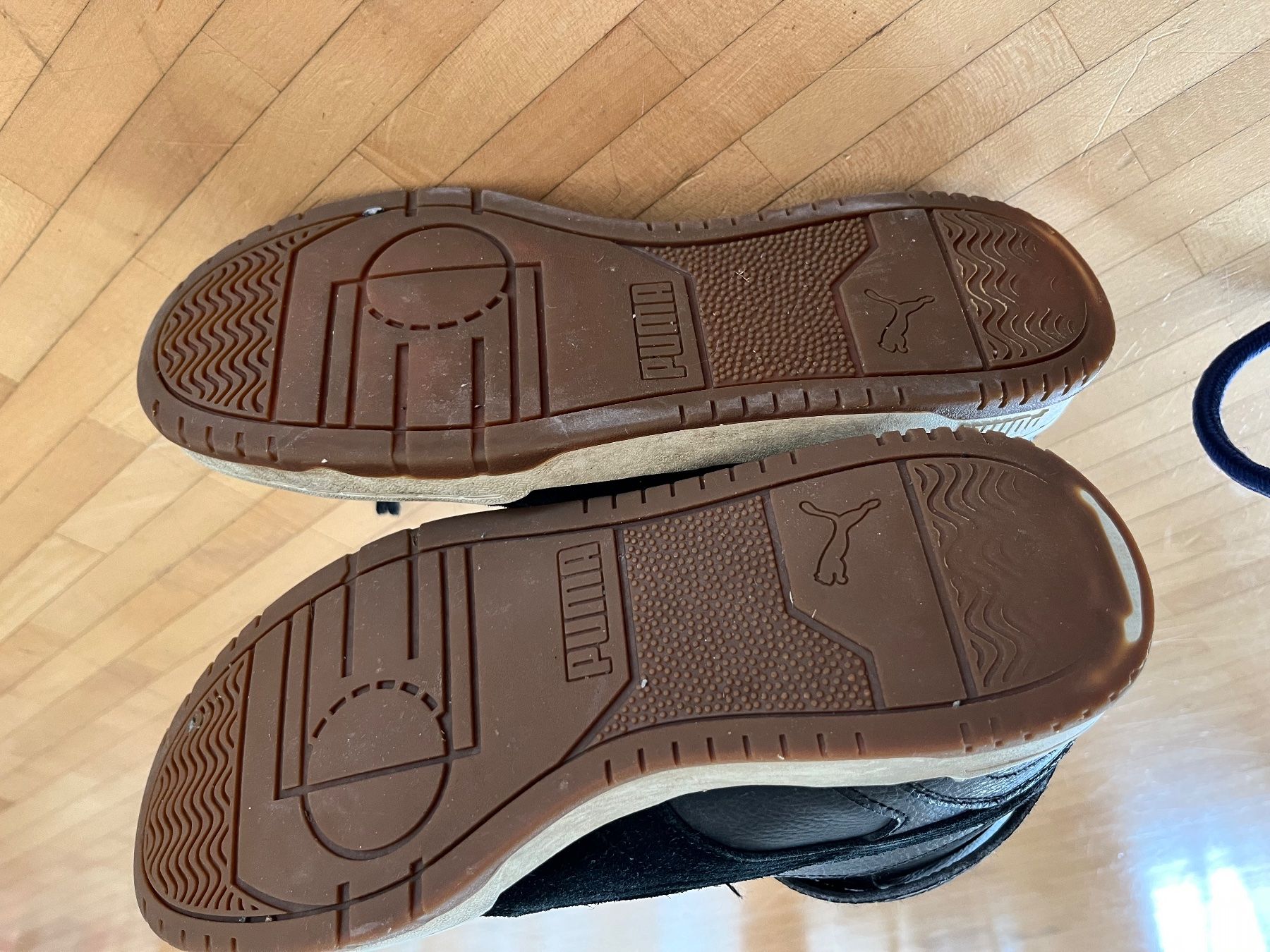 Puma Scarpe per ragazzi: Schwarze Puma Sneaker, Gr. 38 hoch – Usato da Horgen venduto da Hoppelhase11 2