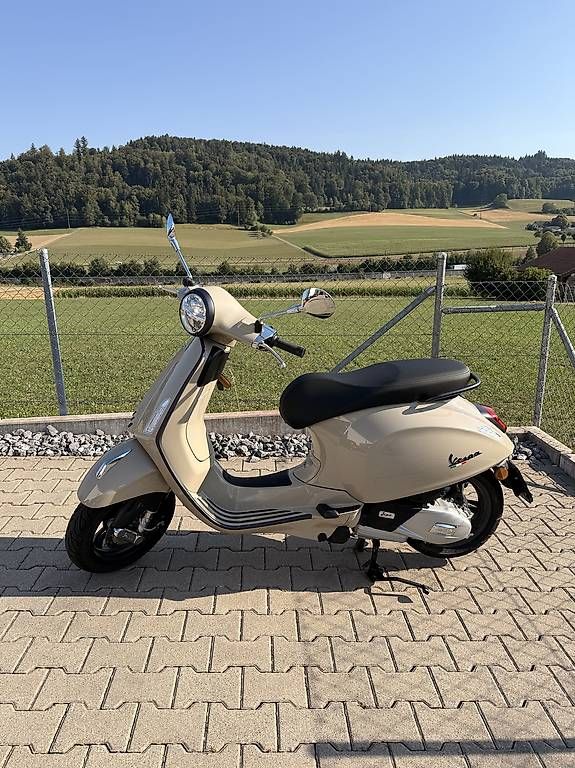 Scooters: Vespa Primavera 125 Sport E5+ – D'occasion à Safenwil par Robin_66