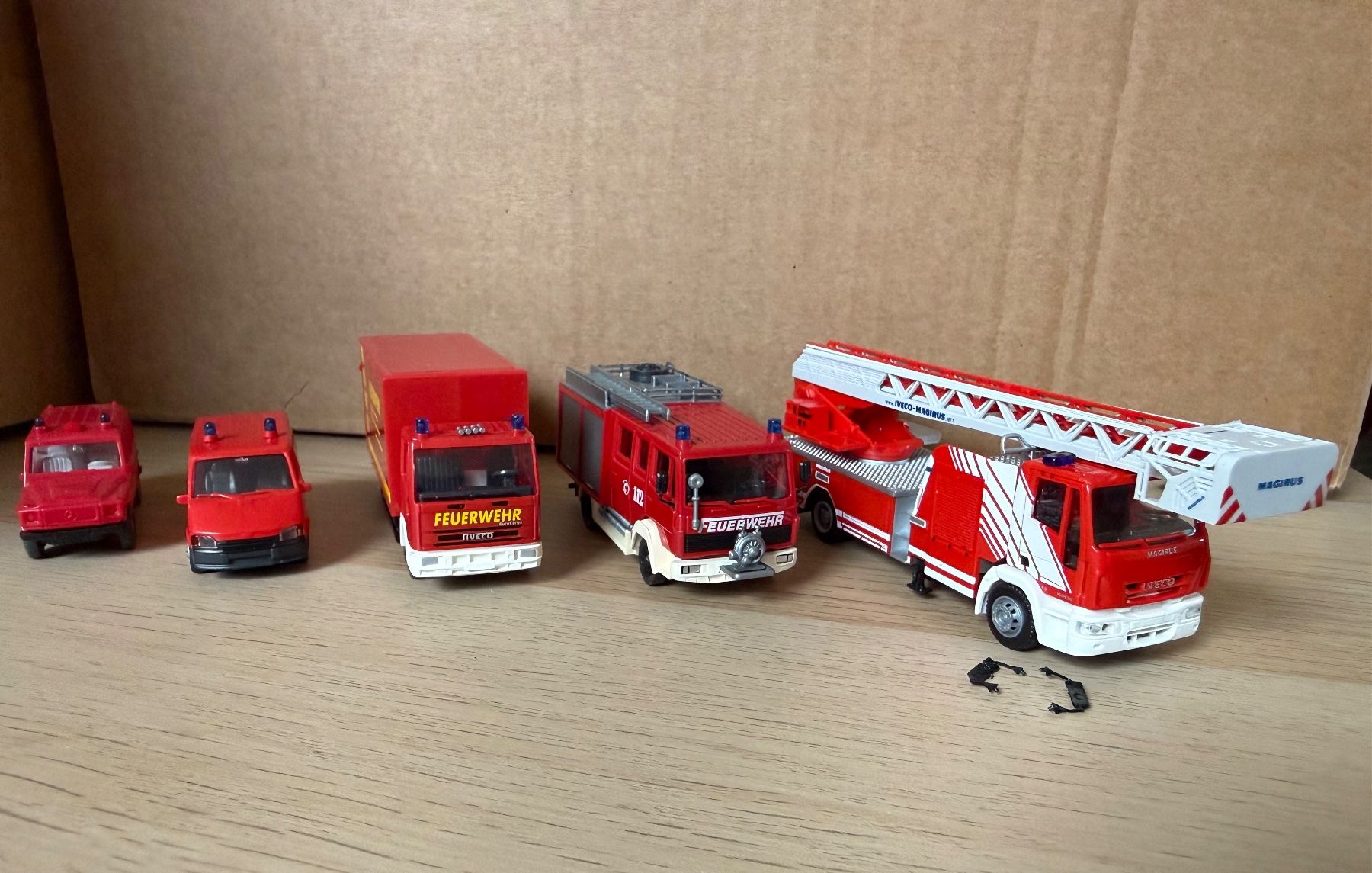 Herpa Kit di modellismo & Modellini statici: Lot 4 modèles réduits pompier 1/87 – Difettoso da Morrens VD venduto da YannD02 1