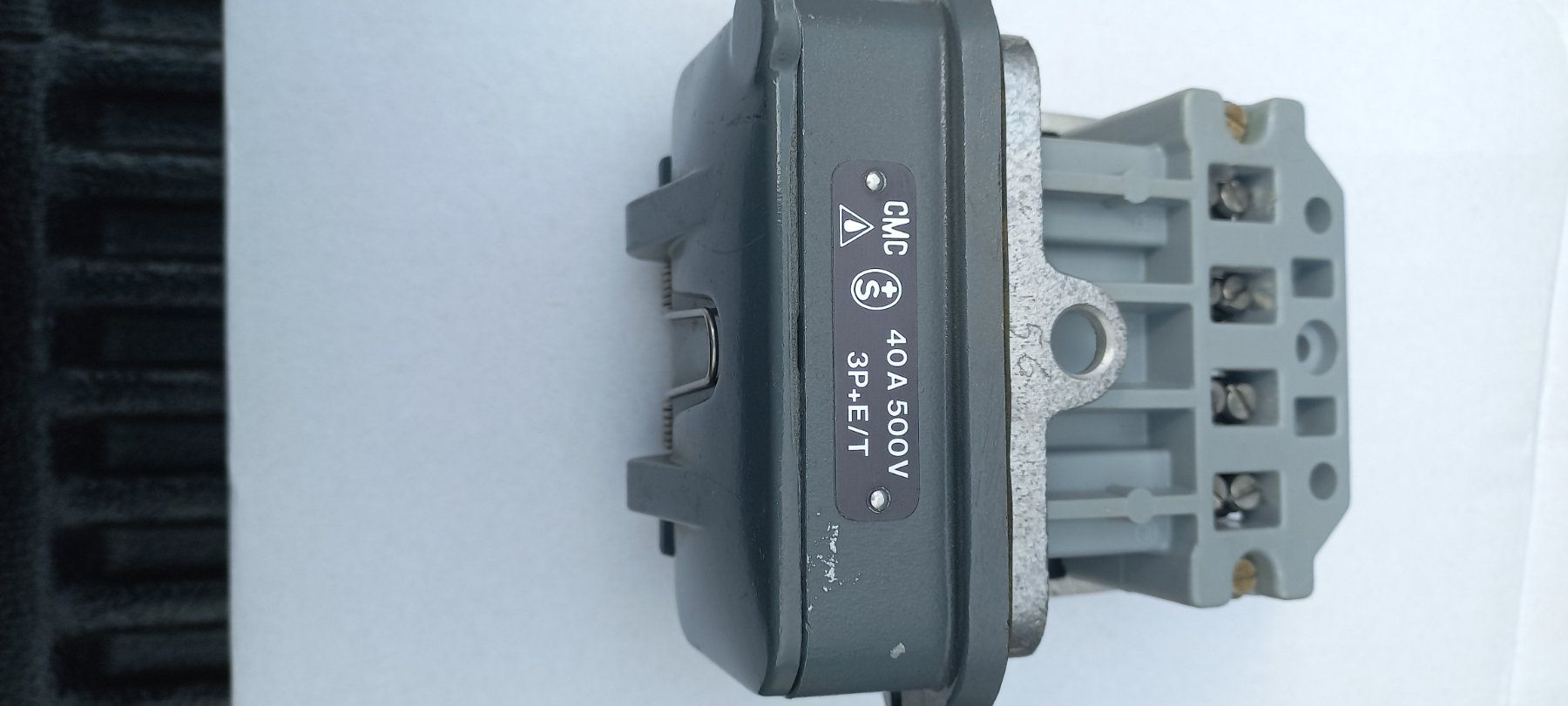 Spine: PRISE  40 Amp – Usato da Cheyres venduto da Capitain