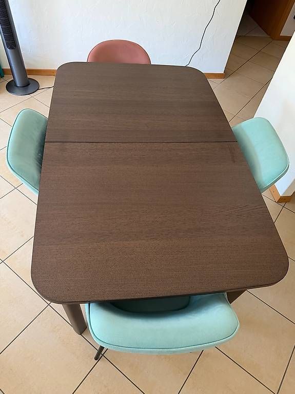Tavoli: Table extensible Ikea marron foncé – Usato da St-Sulpice VD venduto da tcf_vw6v 1