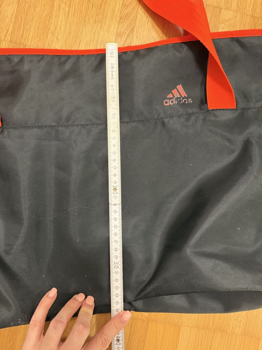 Adidas Borse: Tasche Adidas schwarz rot – Usato da Jona venduto da Good_luck_ 7