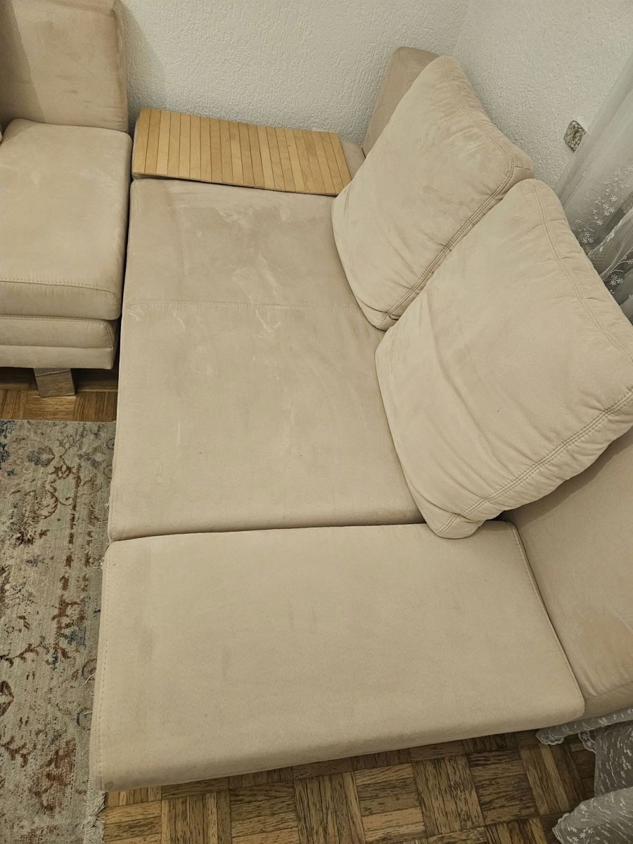 Sofas: 2er und 3er Sofa Veloursleder beige – Gebraucht aus Maienfeld von DK3