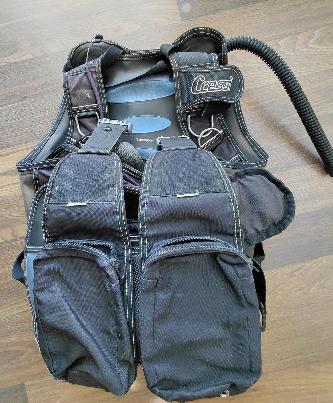 Cressi Mute per immersioni: Tarierjacket CRESSI S114 BCD / grösse L – Usato da Illnau venduto da myoneclaude 2