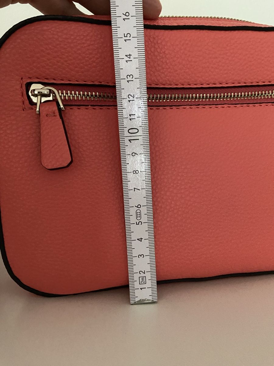 Guess Borse da donna: Guess Tasche – Usato da Bülach venduto da kittygismo 7