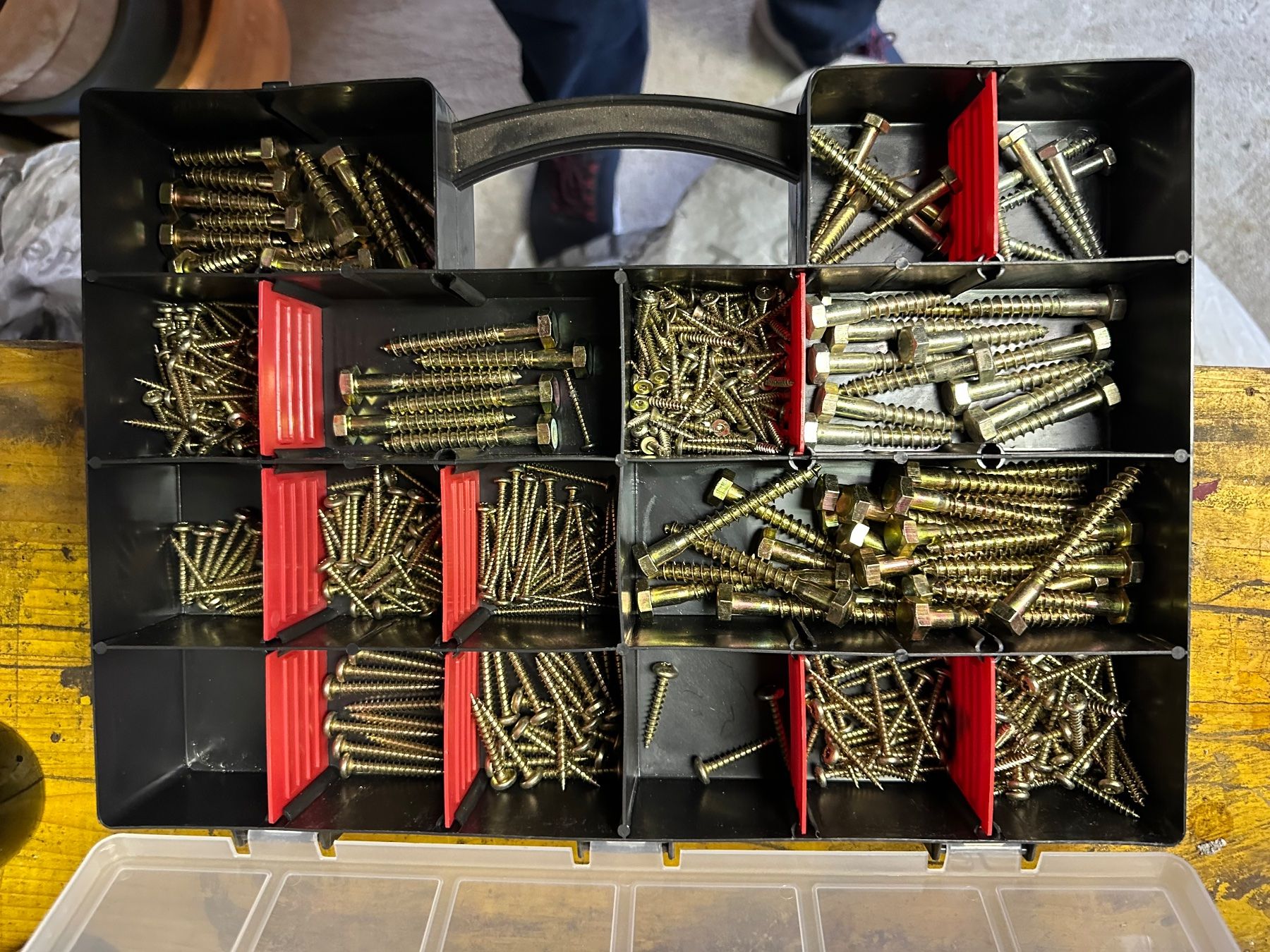 Alle Werkzeuge: Sortiment Schrauben und Dübel in 2 Kunststoff-Sortierbox – Gebraucht aus Ried-Brig von Murmelis69 2