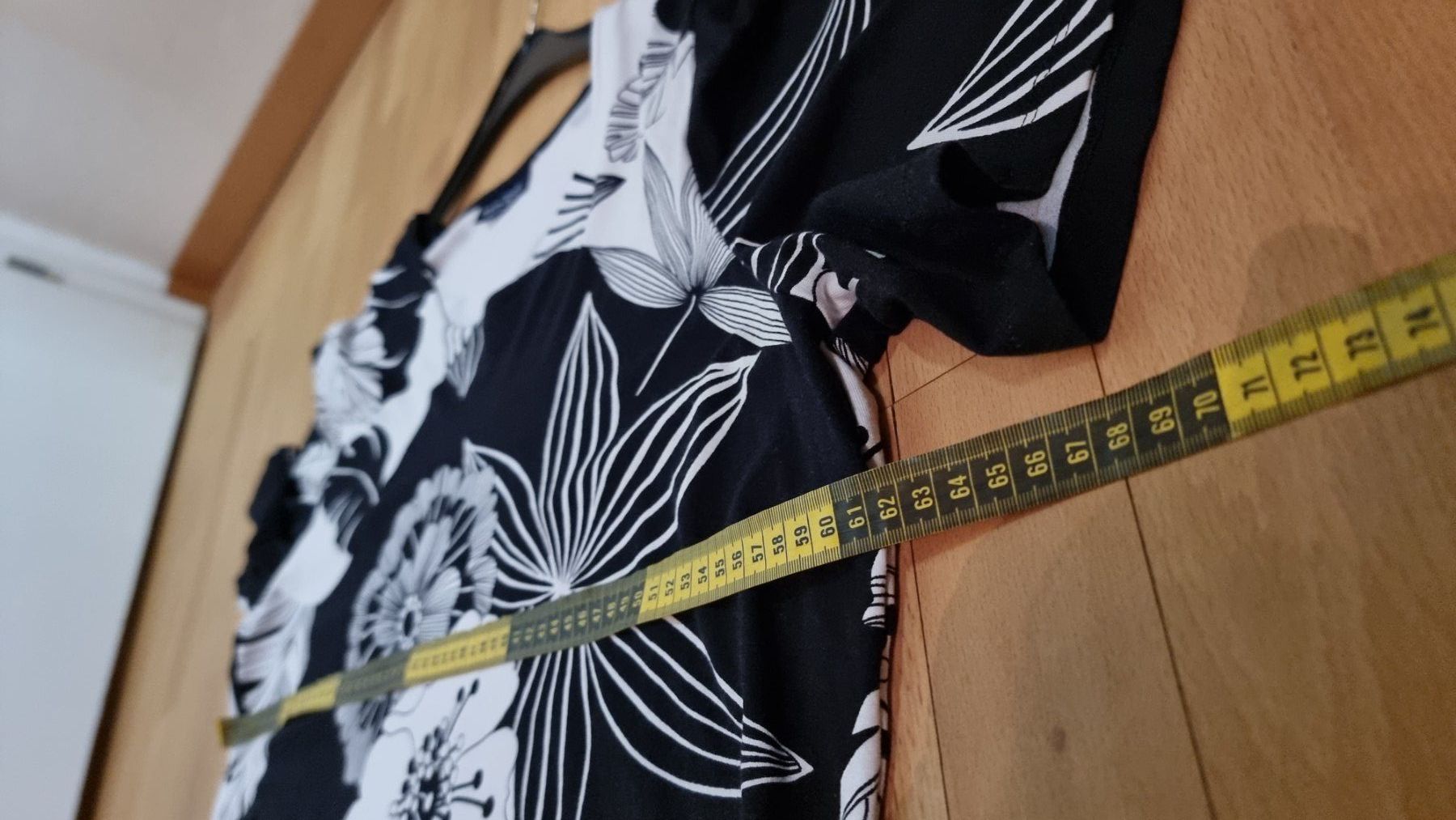 Camicette: Sommer-Bluse schwarz/weiss Gr. 48/50 – Usato da Wald ZH venduto da CapLux 6