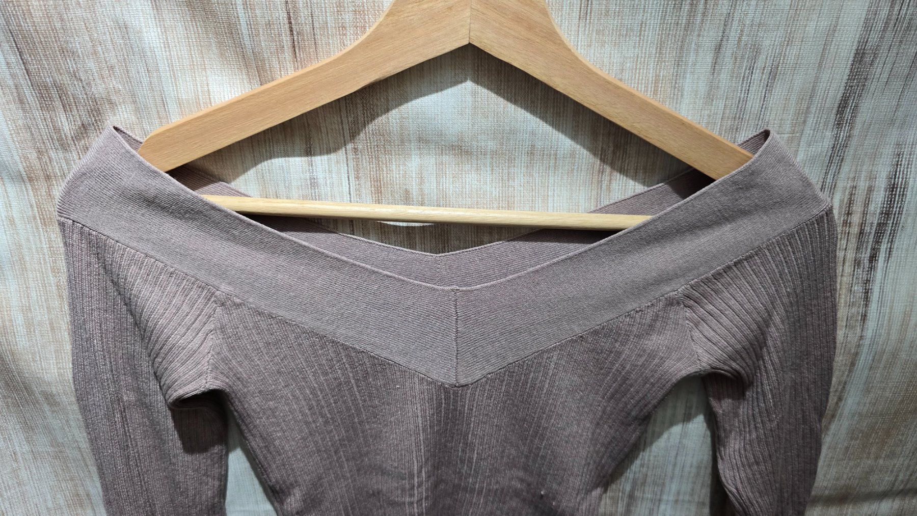 H&M Maglioni & Felpe: 🎉 Off-Shoulder Rippstrick Pullover - XS - Altrosa – Usato da Thalwil venduto da VitaMini 1