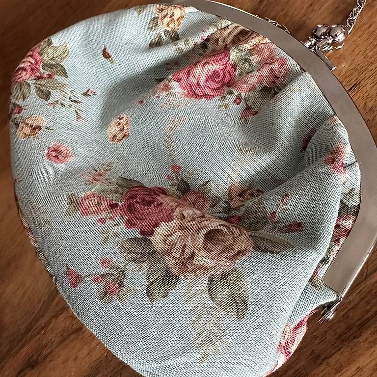 Borse da donna: Petit sac vintage état neuf – Nuovo (secondo la descrizione) da La Chaux-de-fonds venduto da ccjp 4