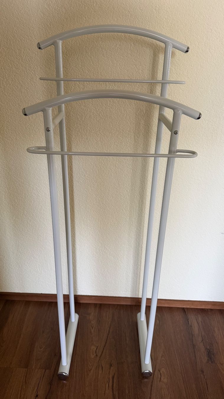 Garderobe: Herrendiener / Kleiderständer – Gebraucht aus Ruswil von hamagu