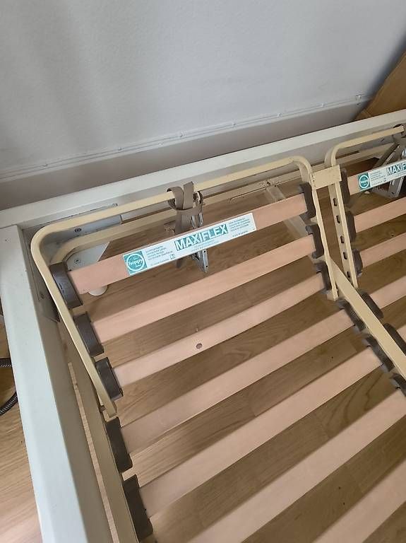 Betten: Bett 140cm x 200cm Möbel Pfister – Gebraucht aus Burgdorf von 123gt 1