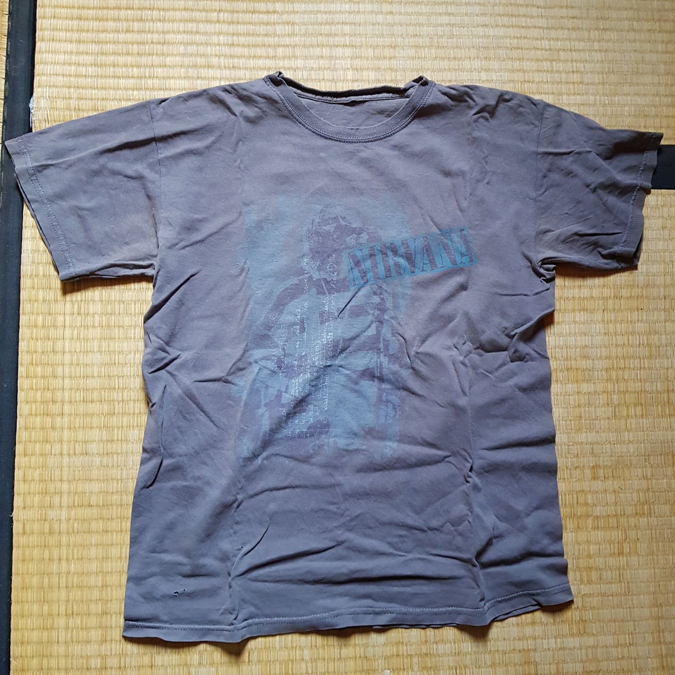 T-shirt: t-shirt nirvana Kurt Cobain vintage – Usato da Monte Carasso venduto da arn_dime