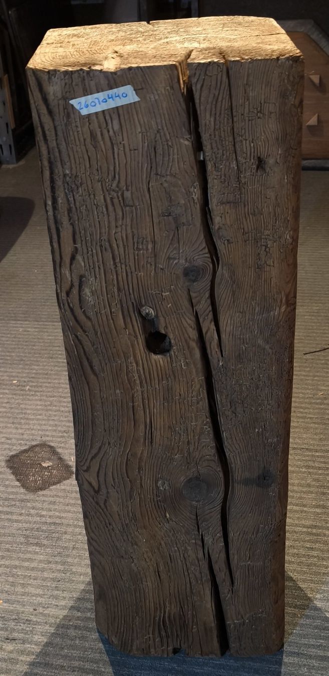 Articles en bois: Altholz Balken Säule Massivholz rustikal – D'occasion à Rorschacherberg par snOOpydOg11 7