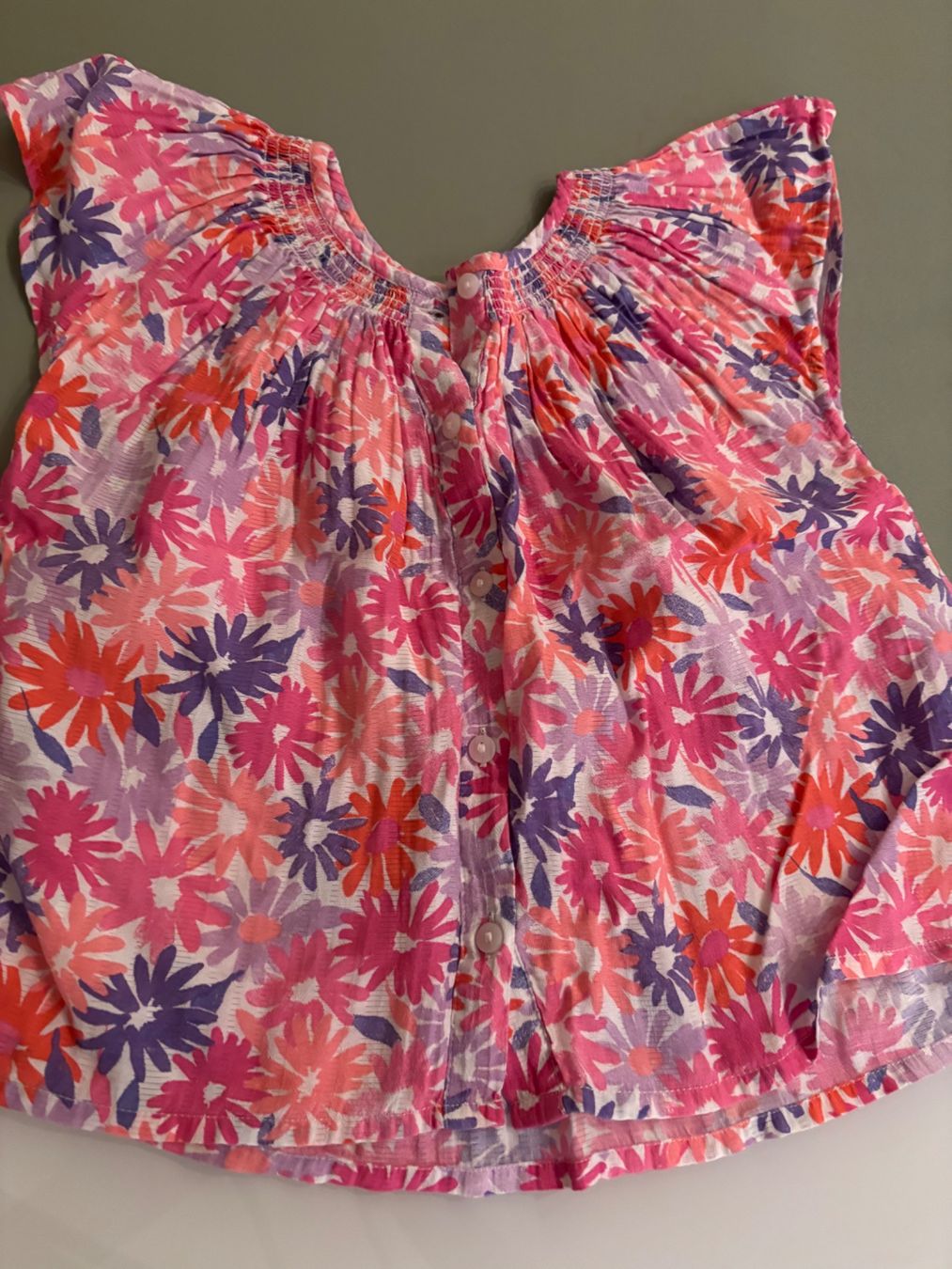 Benetton Lotti & Set di vestiti: 2 Benetton Mädchen Oberteile 104 – Usato da Zollikon venduto da d_grabher 4