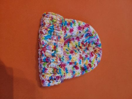 Modische Wollkappe, selbst gestrickt