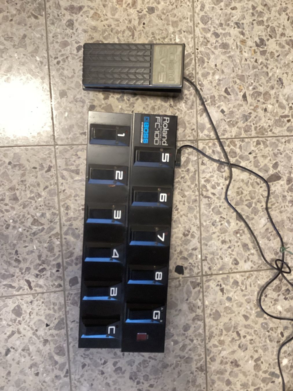 Strumenti musicali: ROLAND Guitar Effects Processor GP-8 / KORG Tuner DT-1 pro – Usato da Birsfelden venduto da Murfy 6