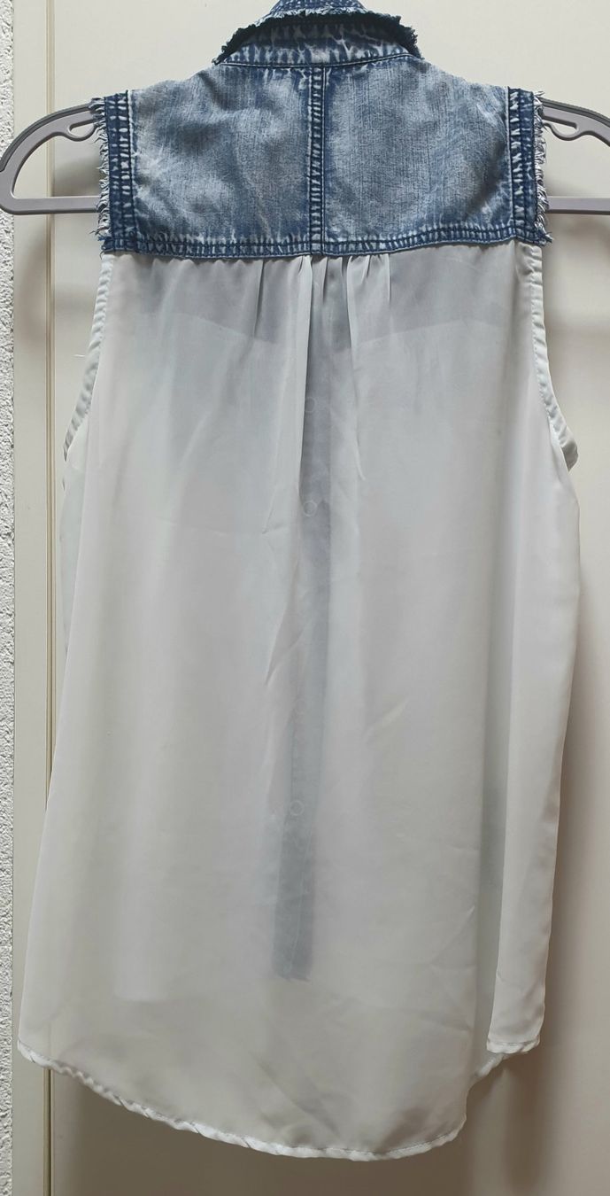 Camicette, T-shirt & Top: Drei Schicke Bluse – Usato da Thun venduto da Vinkaa 4