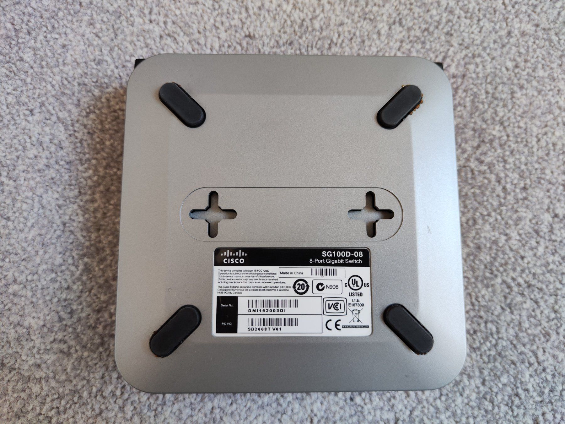 Cisco Hub & Switch: Cisco 8-Port Switch SG 100D-08 – Usato da Neftenbach venduto da Froeschl1 8