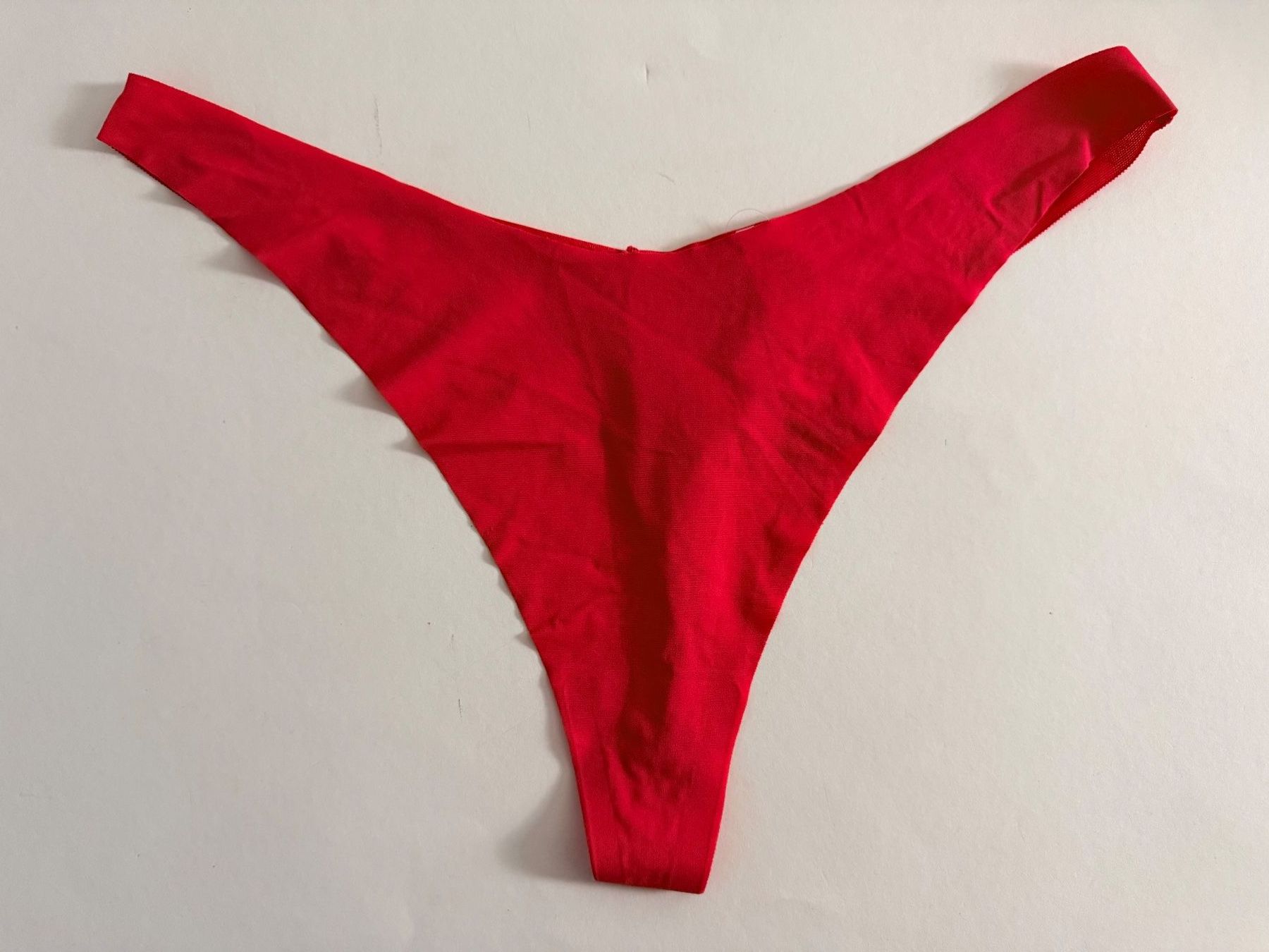 Hunkemöller Altra biancheria intima: HUNKEMÖLLER, String INVISIBLE, Grösse XL, Farbe Rot – Nuovo e nell'imballaggio originale da Rudolfstetten venduto da gst_g7xl