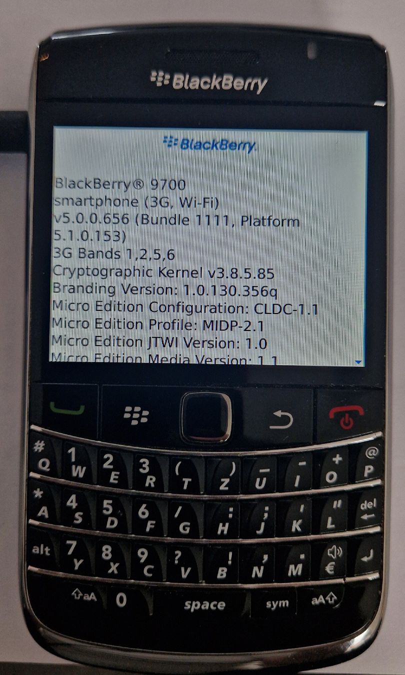 Blackberry Telefoni cellulari / Smartphones: Blackberry Bold 9700 mit Kopfhörer & Schutzhülle – Usato da Niederlenz venduto da scotti2000 5