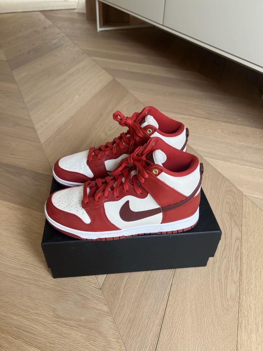 Nike Scarpe da uomo: Nike Dunk High Red White Burgundy  – Nuovo (secondo la descrizione) da Kreuzlingen venduto da Lamaro45 3