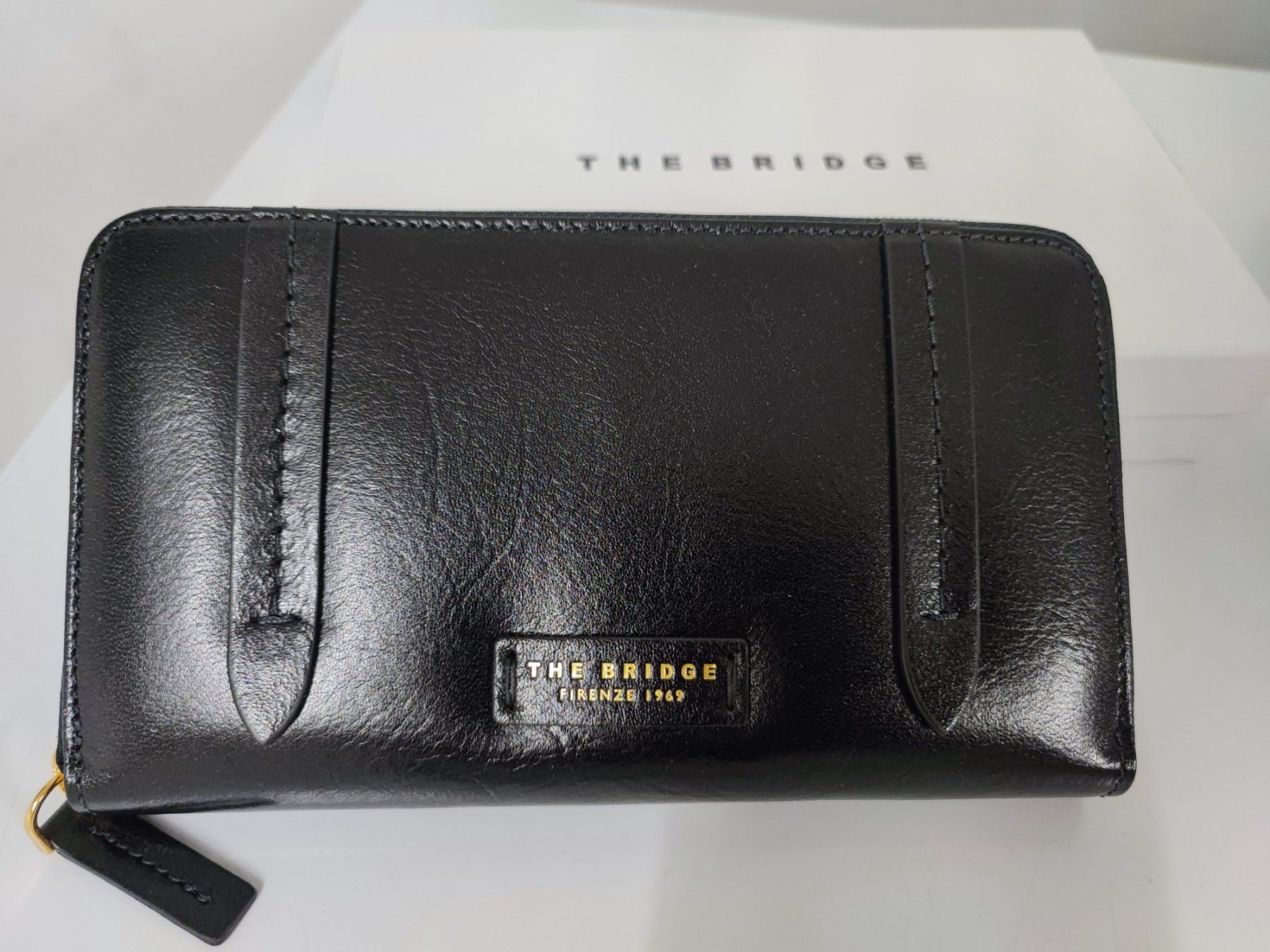 Portafogli: NEW The Bridge Long Wallet RFID, Black Leather – Nuovo e nell'imballaggio originale da Sursee venduto da Re.joy