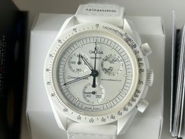 Swatch x Omega Moonswatch Mission to Moonphase Snoopy white