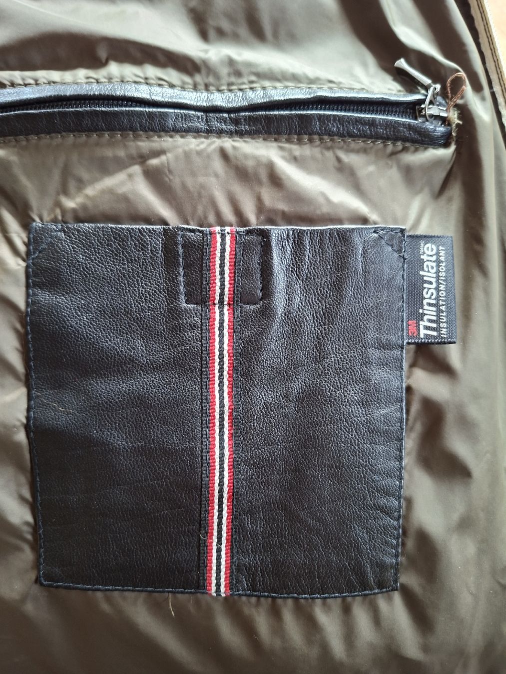 Vestes: Doudoune en cuir de marque – Neuf (Voir description) à Vaulruz par Xavier 2