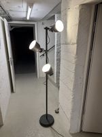 Stehlampe verstellbar
