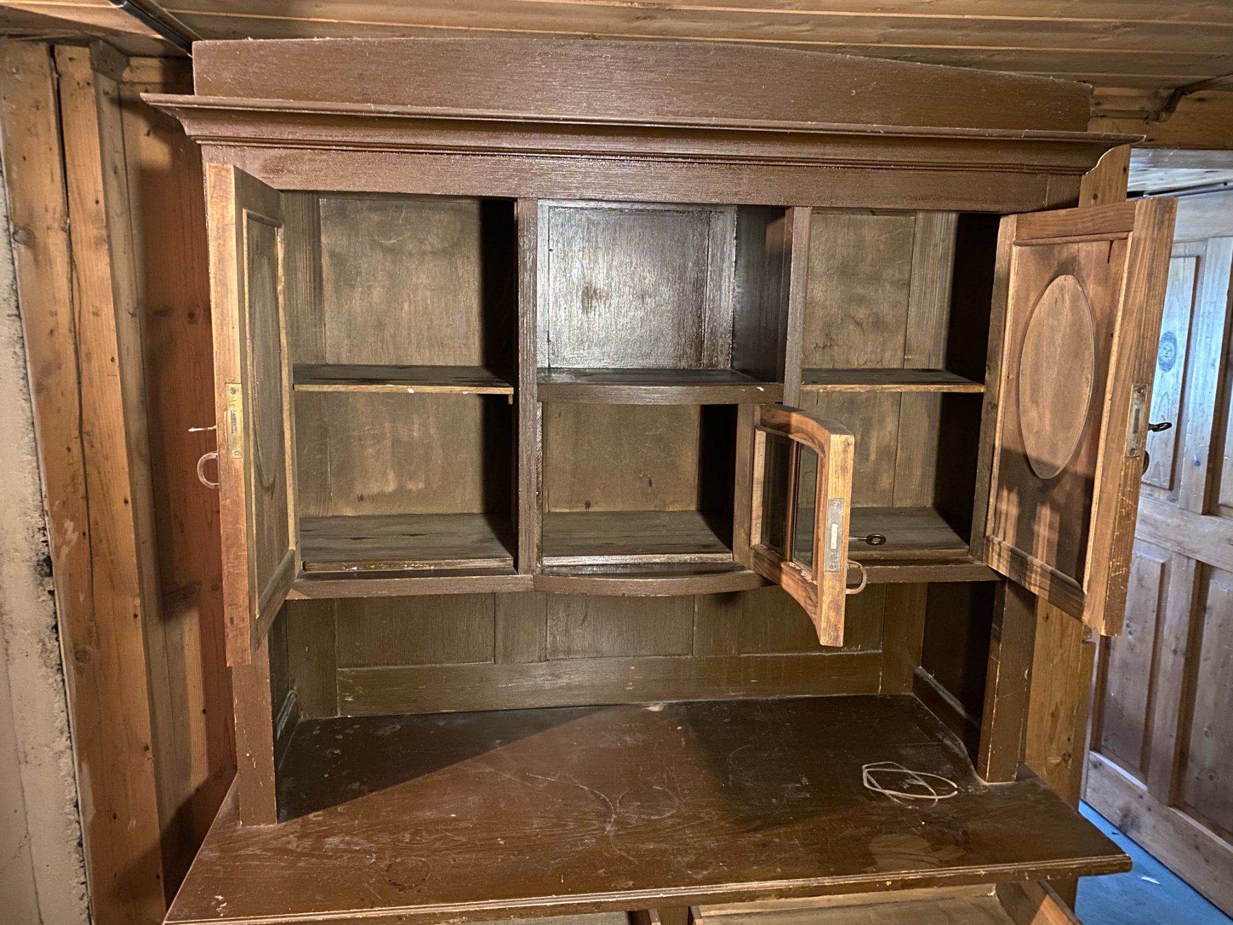 Büffets: Antikes Buffet braun 124.5 x 54.5 x 201 oder 192cm – Gebraucht aus Kriessern von schwedenstahl_fan 2