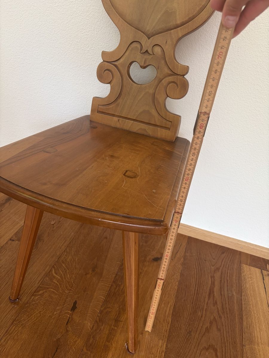 Tische: Nussbaumtisch inkl. 3 Stühle – Gebraucht aus Engelberg von cla_Janine 4