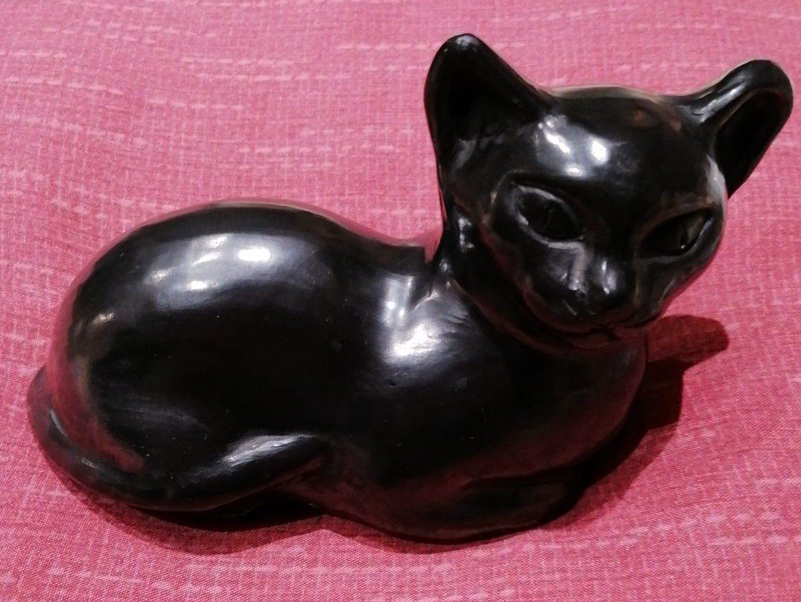 Figuren: Katze aus Keramik – Gebraucht aus Grächen von Hel7890
