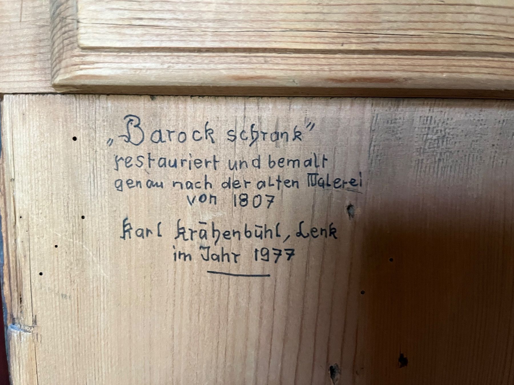 Schränke: Antiker Bauernschrank – Gebraucht aus Gwatt (Thun) von Papierbon 4