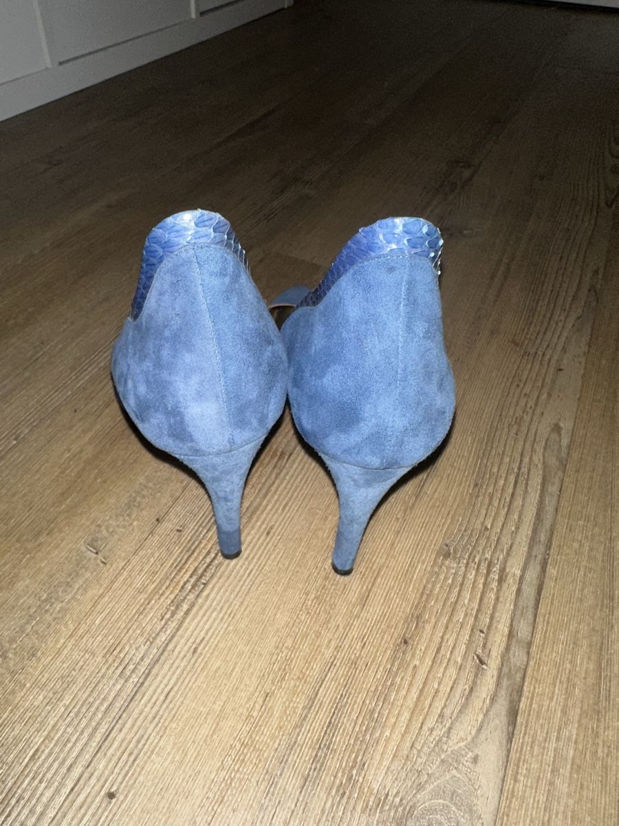 Damenschuhe: Blaue High-Heels von Vero Cuoio – Gebraucht aus Bassersdorf von cel_2n7l 2
