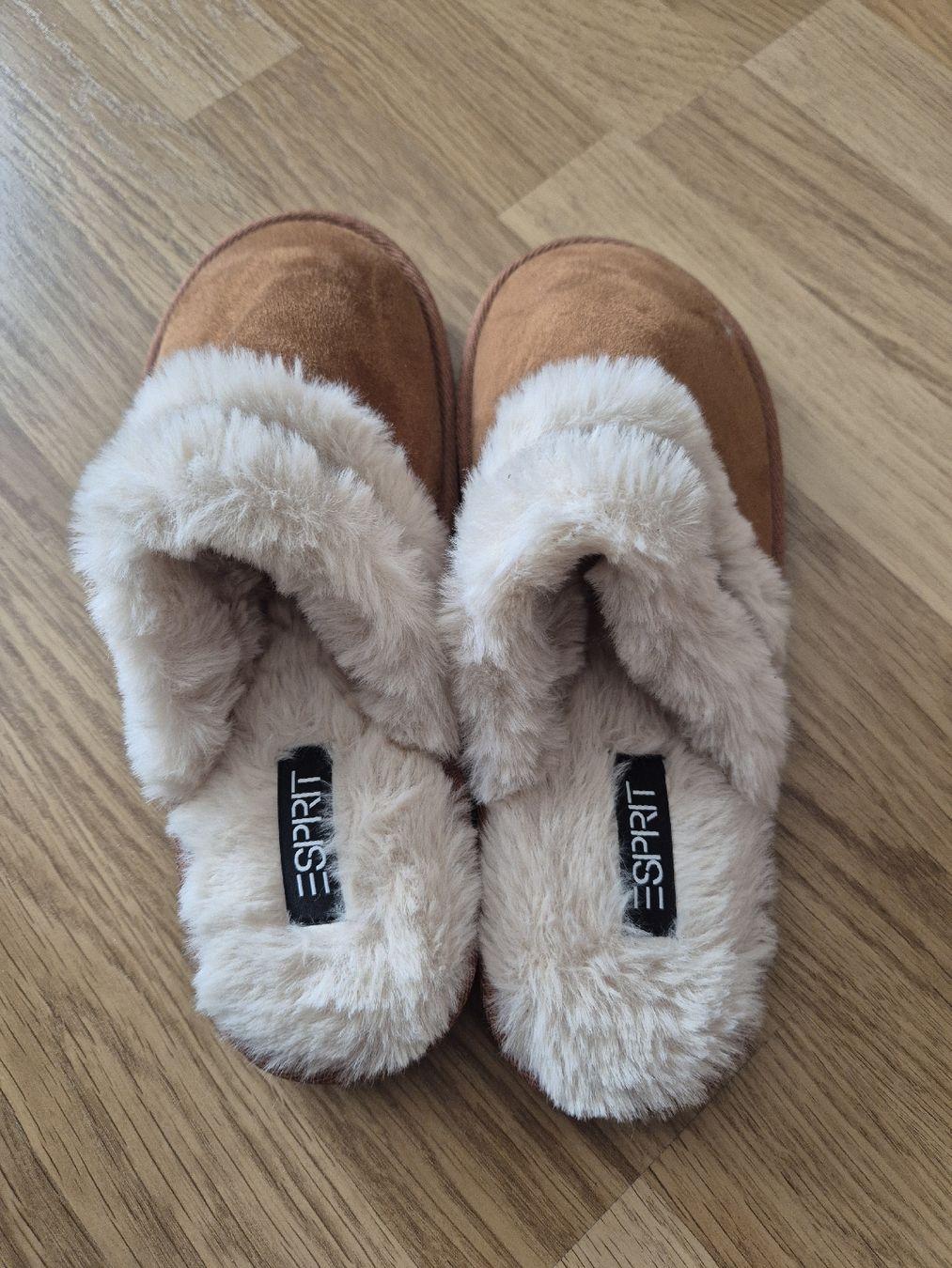 Damenschuhe: Esprit Hausschuhe  Grösse 42 warm – Gebraucht aus Langenthal von Polarisstern 2