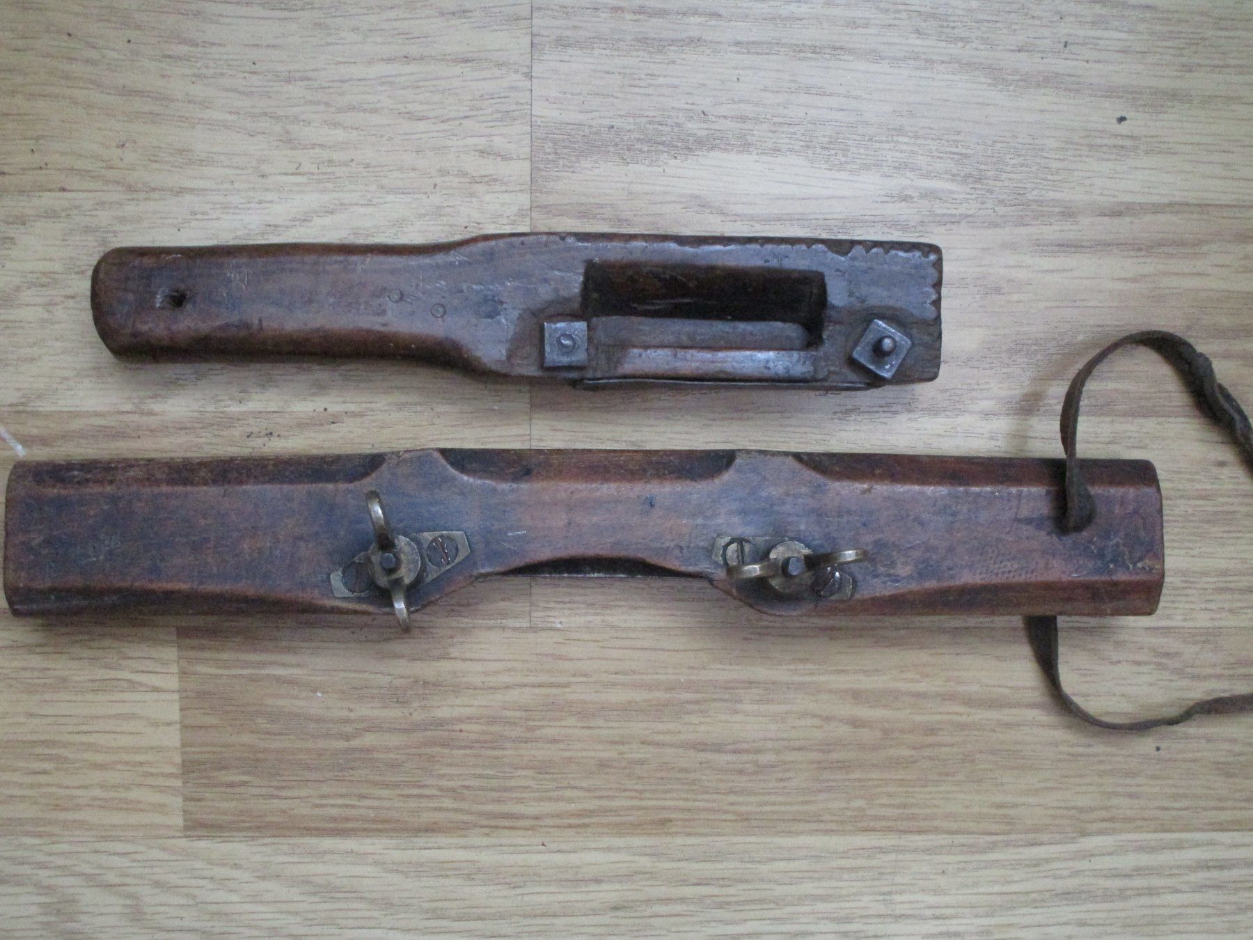 Tous les outils: 2 antike Holzhobel – D'occasion à Heimberg par Lupo57