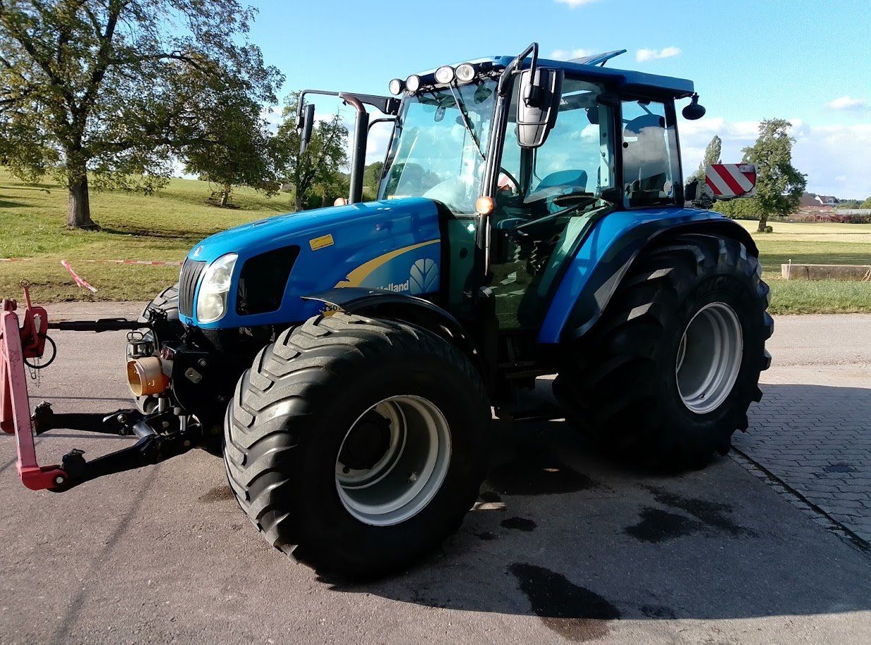 New Holland Traktoren: New Holland Traktor – Gebraucht aus Gossau SG von DHNG 2
