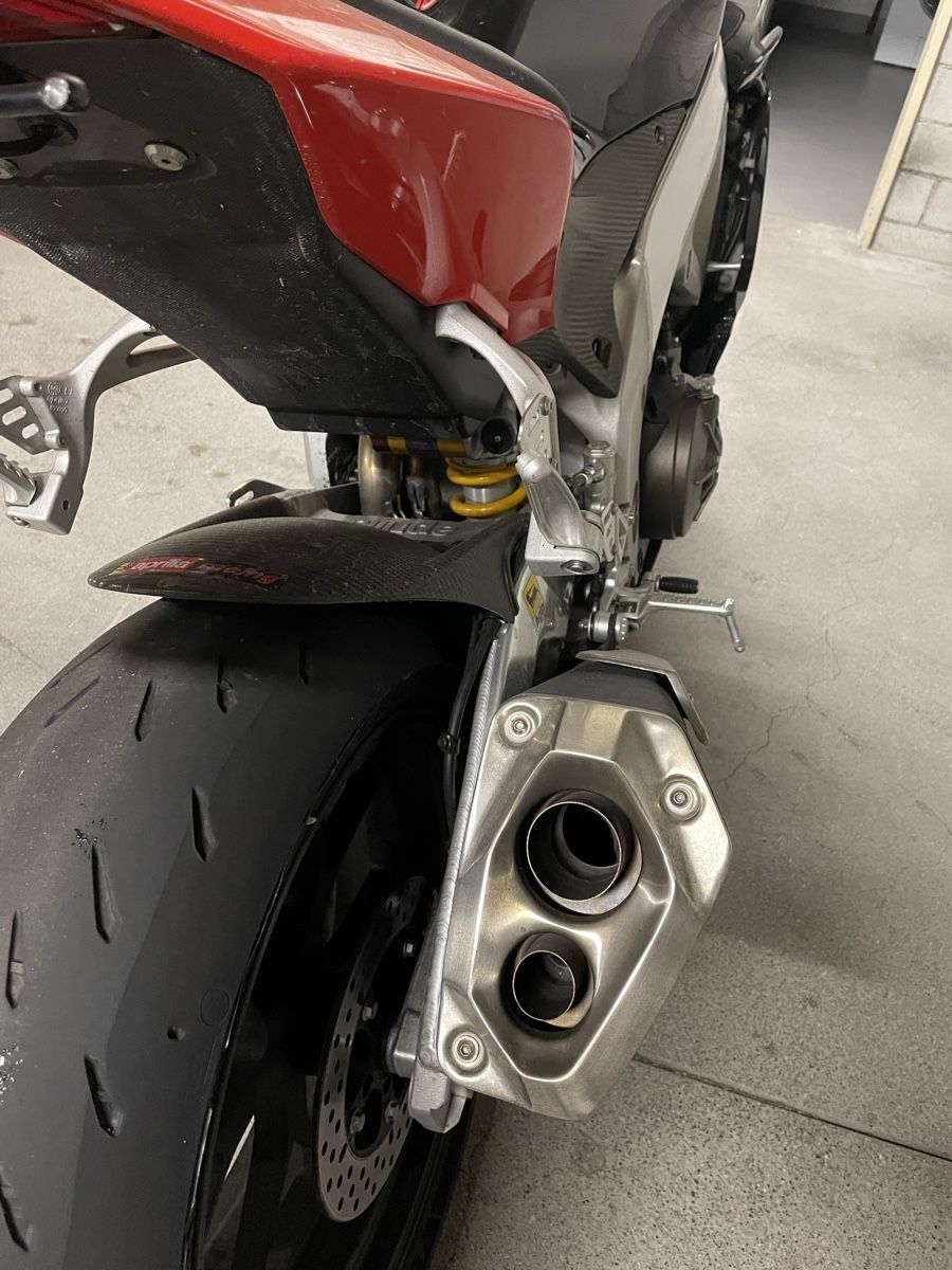 Strada: Aprilia RSV4 Factory – Usato da Sirnach venduto da Verchauf95 6