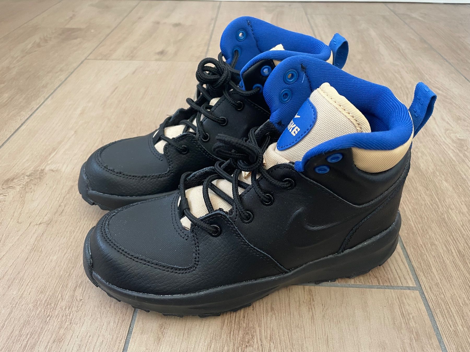 Nike Scarpe per ragazzi: Nike Manoa Gr. 33.5 NEU – Nuovo (secondo la descrizione) da Waltenschwil venduto da hansnine