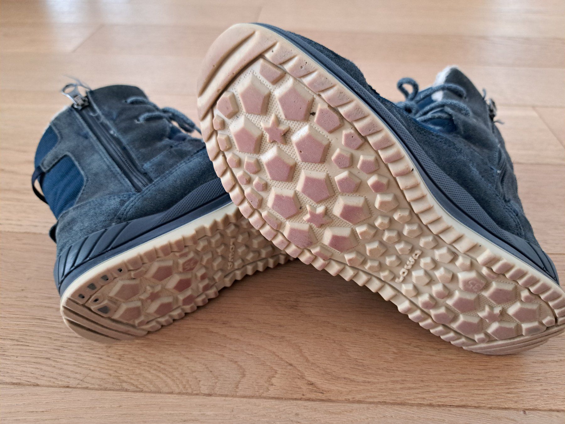 Lowa Chaussures garçon: LOWA Winterschuhe Grösse 35 – D'occasion à Perlen par Sarah1985 2