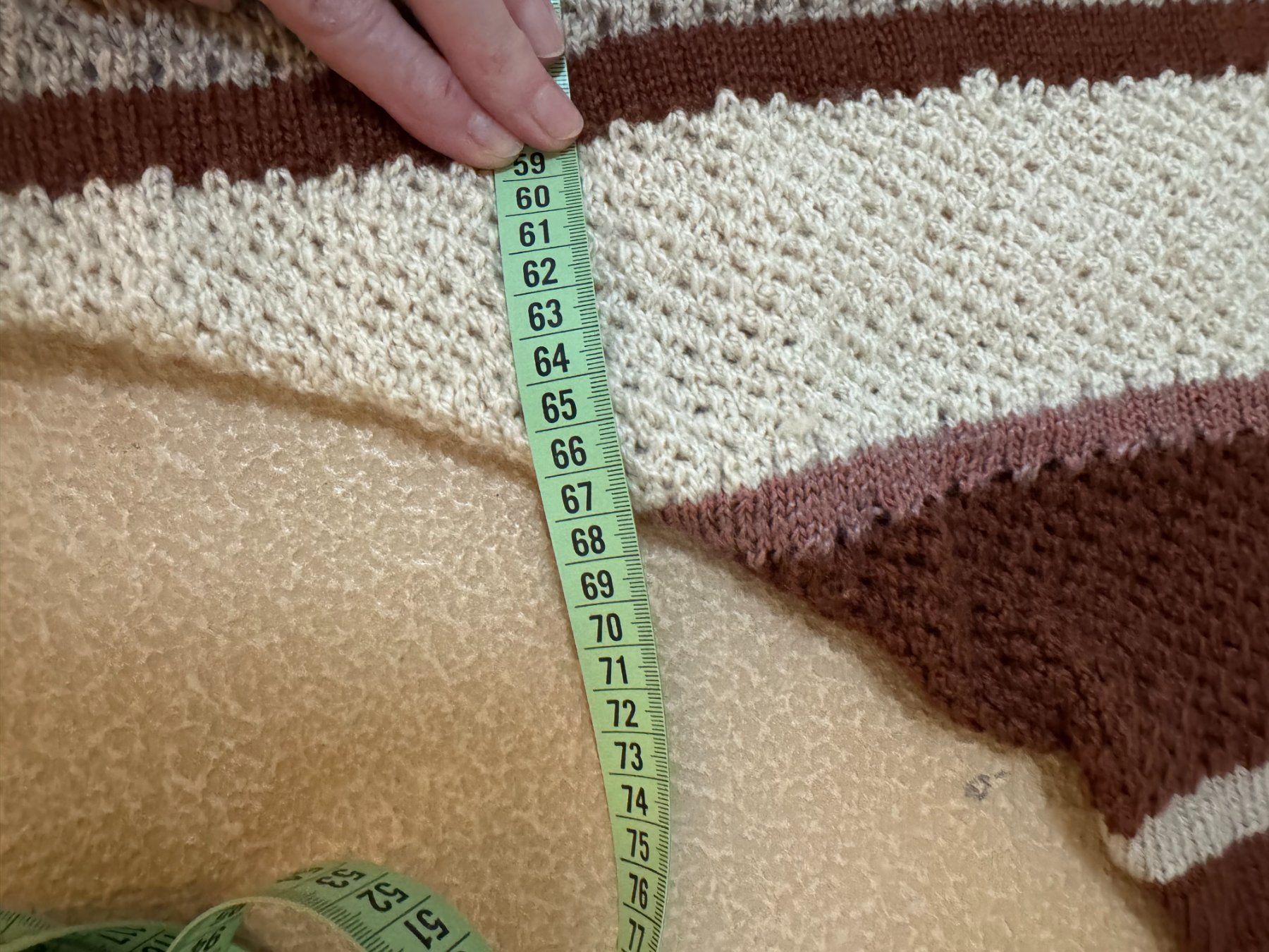Maglioni & Felpe: Hübscher Damenpullover handgestrickt – Usato da Wettswil venduto da MargrithK01 2