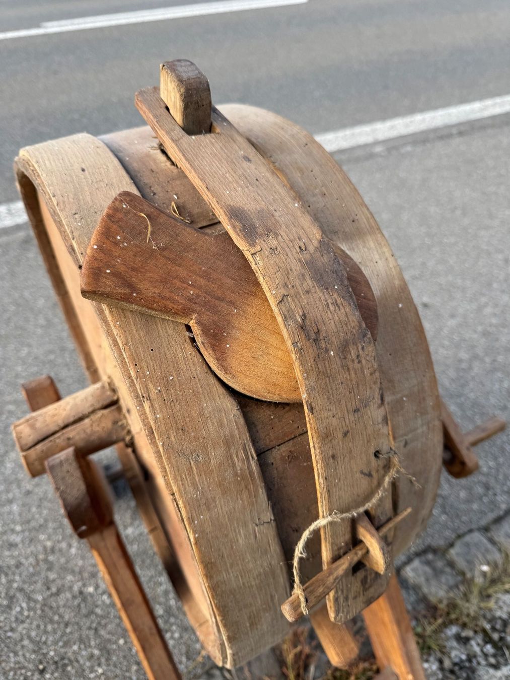 Holzartikel: Rustikale Buttermaschine, Vintage! – Gebraucht aus Sachseln von BONATI01 3