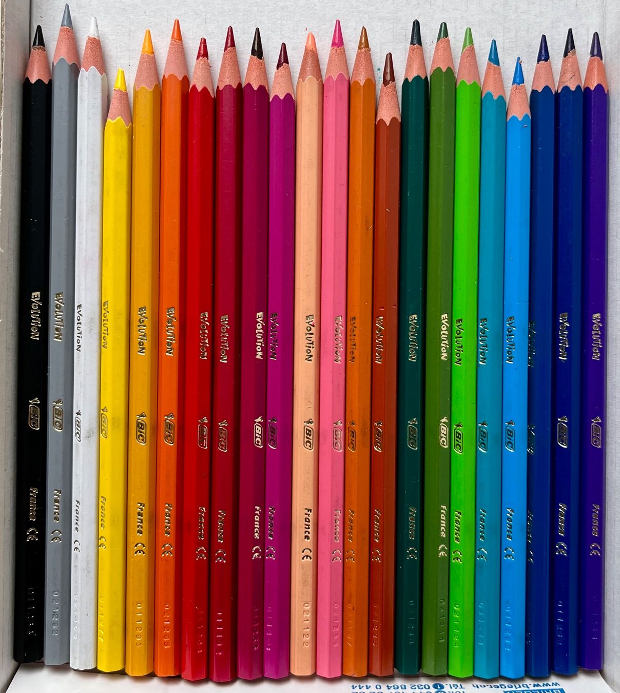 Bic Matite, matite colorate & gessi: 24 crayons couleur Bic + 2 carnets A6 – Usato da Le Crêt-p-Semsales venduto da staglione69 1
