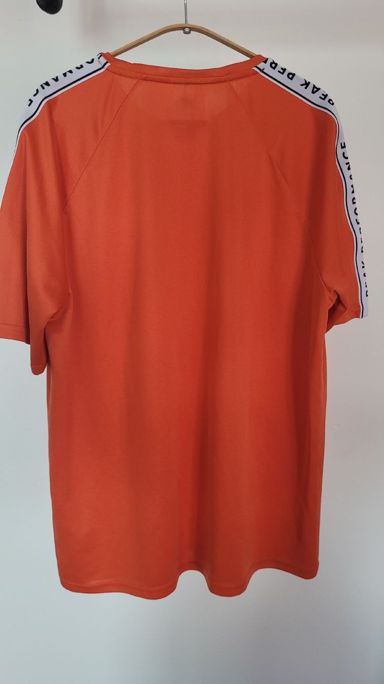Peak Performance T-shirt: PEAK PERFORMANCE (SPORT-)SHIRT – Nuovo (secondo la descrizione) da Zürich venduto da mer_6tqg 1