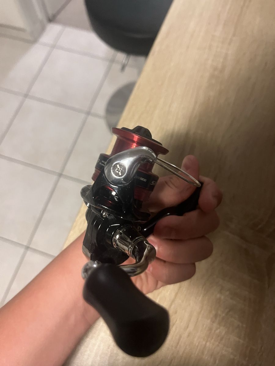 Shimano Rollen & Spulen: Vend moulinet de pêche sienna 1000 – Neu (gemäss Beschreibung) aus Nods von giu_lj2x 5
