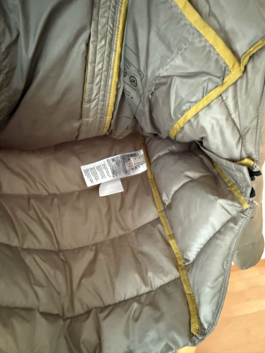 Esprit Giacche: Esprit Jacke mit Kapuze Damen Gr.M - 100% recycelt, PFC-Free – Usato da Uster venduto da Schangnau87 5