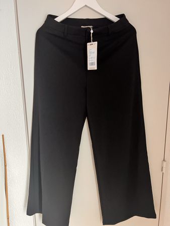 Damen Hose schwarz Grösse M neu mit Etikett