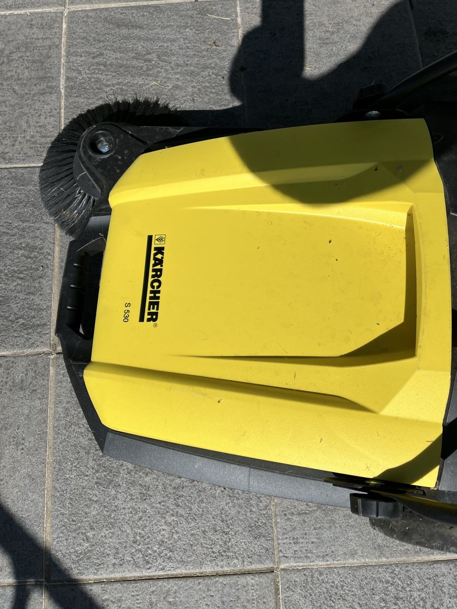 Kärcher Aspirateurs & souffleurs à feuilles: Kärcher Handkehrmaschine / Laubsauger – D'occasion à Winterthur par GuRiuS 1